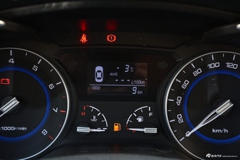 2016款悦翔V7 1.0T手动劲驰新锐型