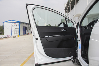 2016款标致3008 1.6THP自动经典版