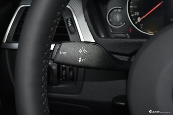 2019款宝马3系2.0T自动运动曜夜版320i M