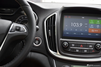 2017款宝骏560律动版1.5T手动乐享型