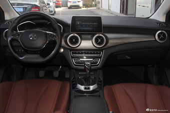 2018款北汽绅宝D50 1.5L手动尊贵智驾版