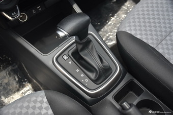 2017款起亚K2 1.4L自动GLS三厢