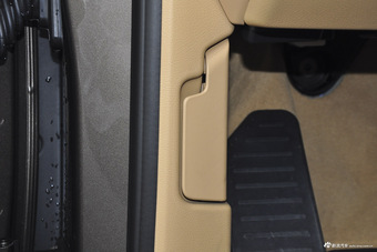 2015款 卡宴Cayenne S E-Hybrid 3.0T自动 棕色