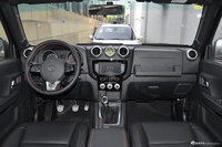 2016款北京BJ40 2.0T手动两驱尊贵版