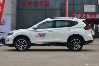 2017款奇骏2.5L自动CVT至尊版 4WD