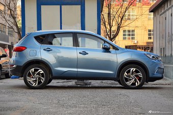 2017款东风风神AX5 1.4T自动趣享型