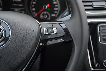 2017款上汽大众帕萨特330TSI DSG尊荣型