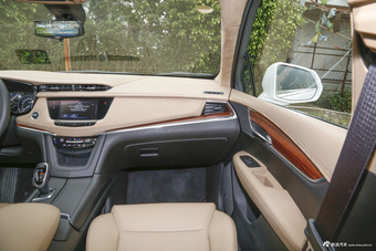 2016款XT5 2.0T自动28T四驱铂金版