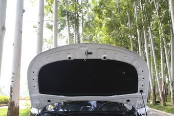 2016款宝骏310 1.2L手动豪华型