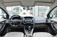 2017款福克斯三厢1.6L自动舒适型智行版