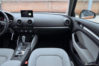 2018款奥迪A3 30周年型1.4T自动Sportback 35 TFSI进取型