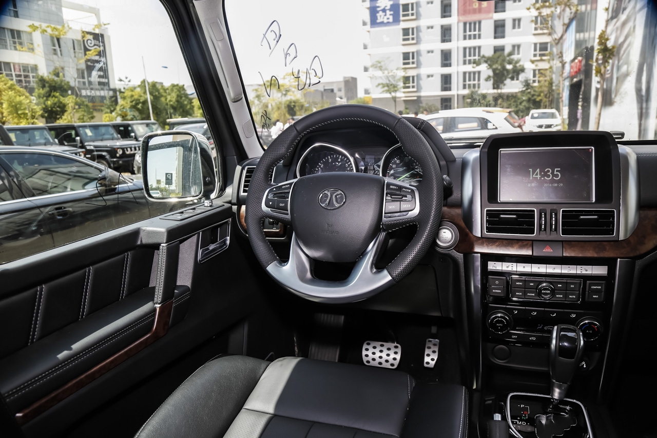 2016年北京BJ80 2.3T自动尊贵版