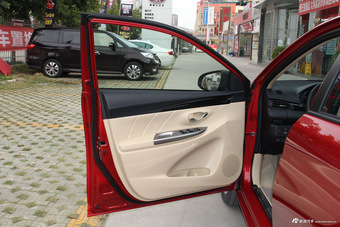 2016款YARiS L 致炫1.5L自动锐动版