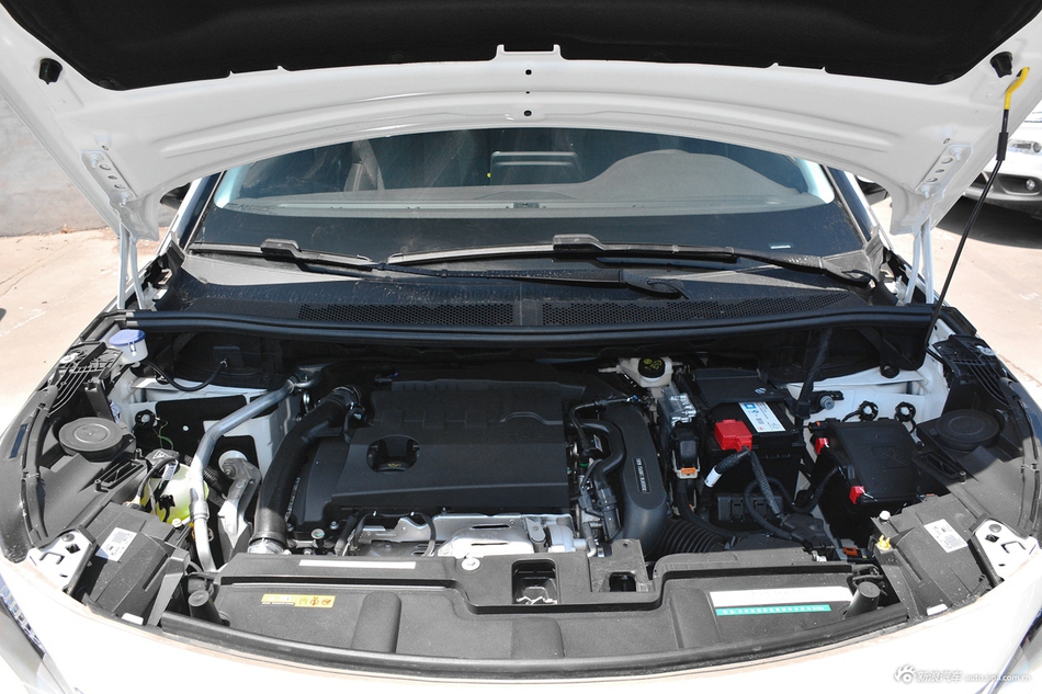 2017款标致5008 1.8T自动380THP精英版7座