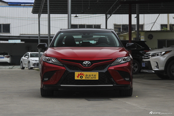 2018款凯美瑞2.5S自动锋尚版