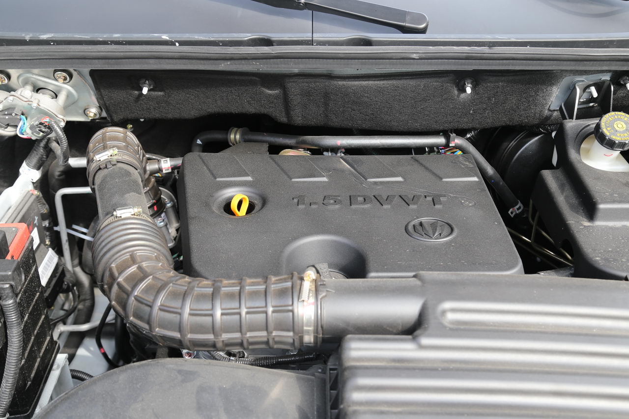 2017款启腾V60 1.5L手动舒适型