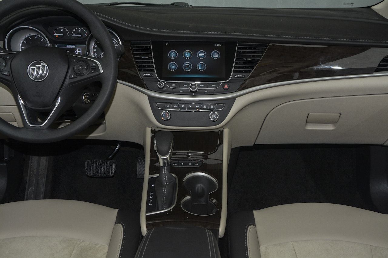 2018款威朗两厢1.5L自动领先型15S