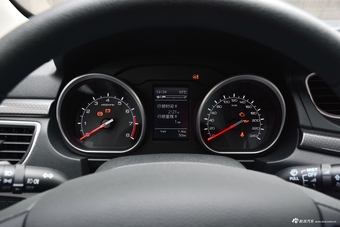 2019款奔腾B50 1.6L手动精英型