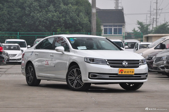 2016款东风A9 1.8T自动尊贵型 珠光白