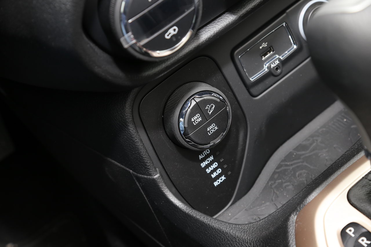 2017款自由侠2.0L自动四驱越能敞篷版