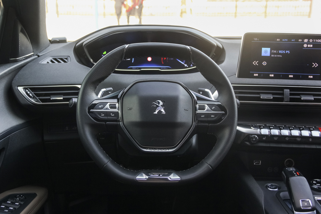 2017款标致5008 1.8T自动380THP豪华GT版7座