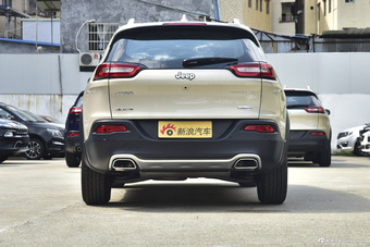 2016款自由光2.4L自动专业版+智能包 流沙金