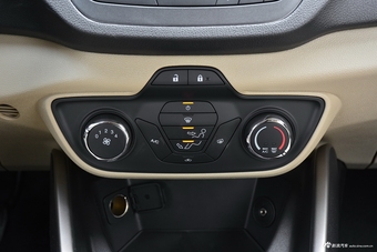 2017款福睿斯改款1.5L手动舒适型