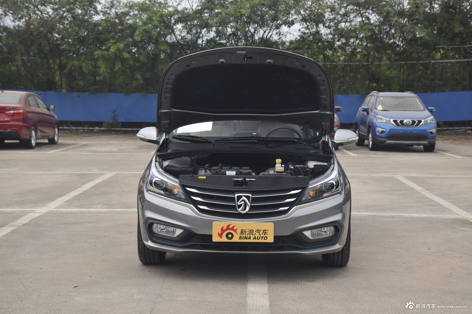 2017款宝骏310W 1.5L手动时尚型