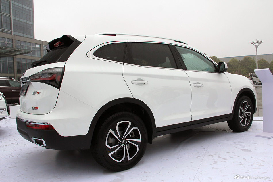 瑞风S7\/瑞风M6\/iEV6E等新车亮相江淮品牌日