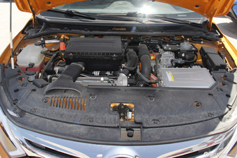 2015款比亚迪秦1.5T自动双冠旗舰版