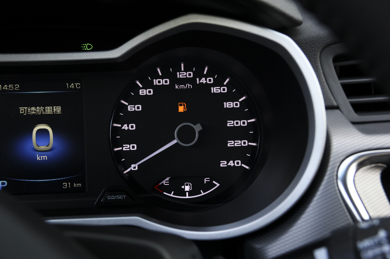 2018款吉利帝豪GL 1.4T自动尊贵智联型