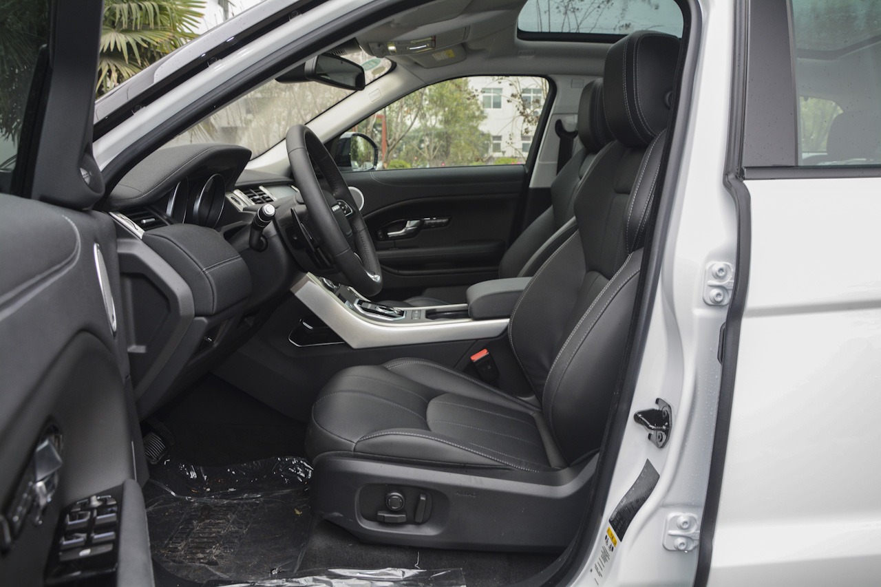 2018款揽胜极光2.0T自动智锐版240PS