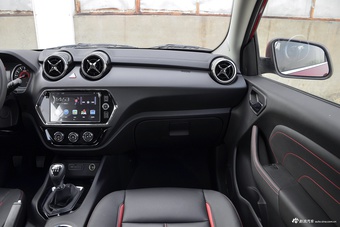 2017款东南DX3 1.5L手动豪华型