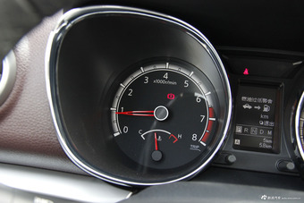 2015款启辰T70X 2.0L自动睿享运动版