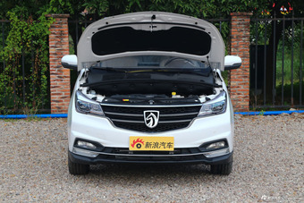 2017款宝骏730 1.8L iAMT豪华型7座