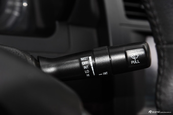 2015款力帆820 2.4L自动旗舰型