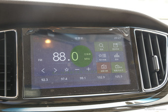 2016款宝骏730 1.5T手动豪华版 7座