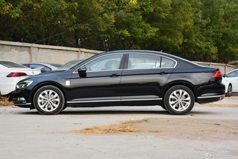 2019款迈腾2.0T自动330TSI DSG豪华型