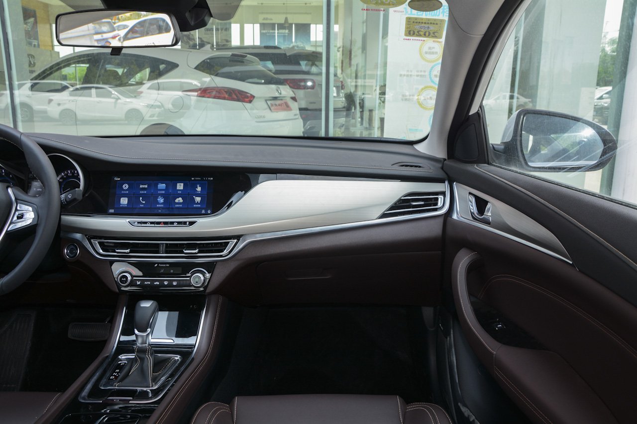 2018款逸动1.6L GDI自动尊尚型 