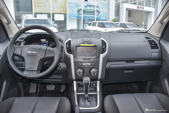 2015款五十铃D-MAX 2.5T自动两驱高通过精英款