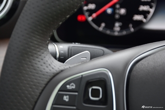 2018款奔驰E级改款2.0T自动 300L 时尚型