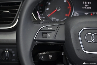 2018款奥迪Q5L 2.0T自动40 TFSI荣享进取型