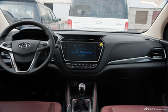 2017款长安欧尚A800 1.6L手动豪华型