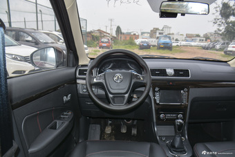 2016款风光370 1.5L手动豪华型7座
