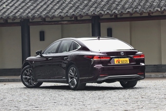 2018款雷克萨斯LS 3.5L自动500h F-SPORT 