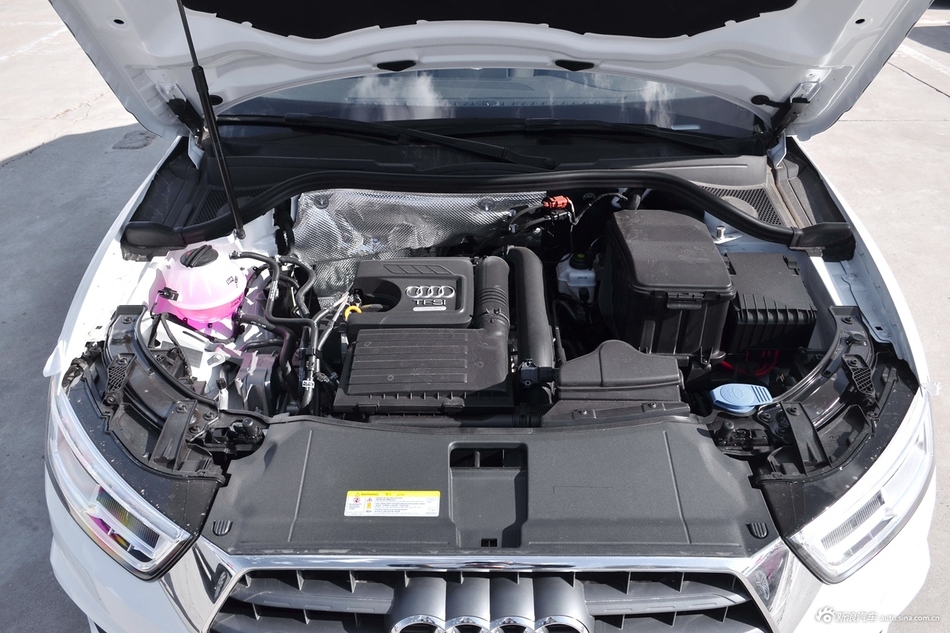 2018款奥迪Q3 30周年年型 30 TFSI风尚型