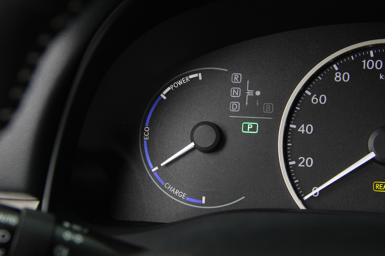 2014款雷克萨斯CT 1.8L自动200h舒适版双色