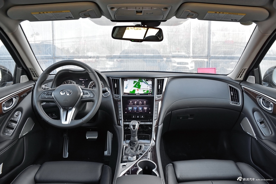 2018款英菲尼迪Q50L 2.0T自动豪华运动版