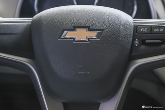 2015款赛欧3 1.5L手动理想版（天窗）