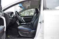 2016款吉利帝豪EV三厢精英型 白色